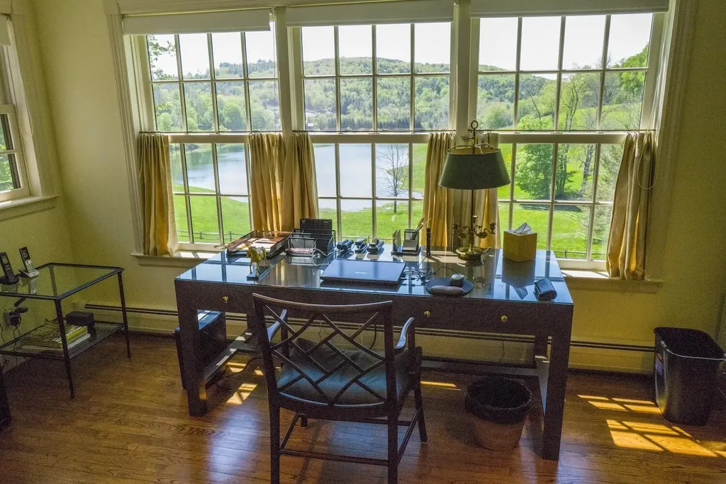 37 Maxham Road Pomfret VT 05067