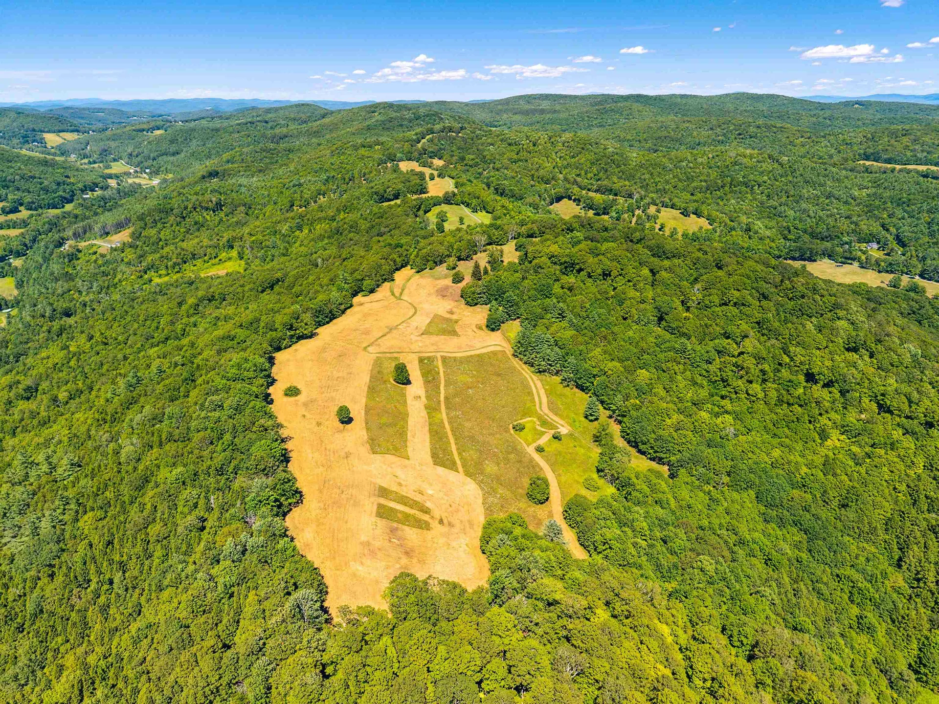 37 Maxham Road Pomfret VT 05067