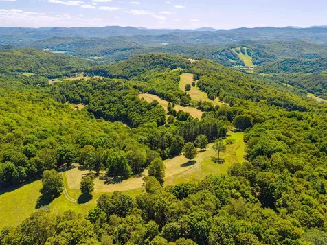 37 Maxham Road Pomfret VT 05067