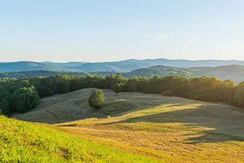 37 Maxham Road Pomfret VT 05067