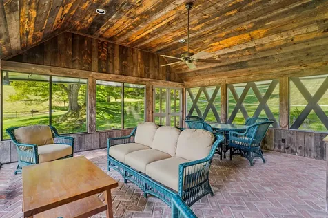 37 Maxham Road Pomfret VT 05067