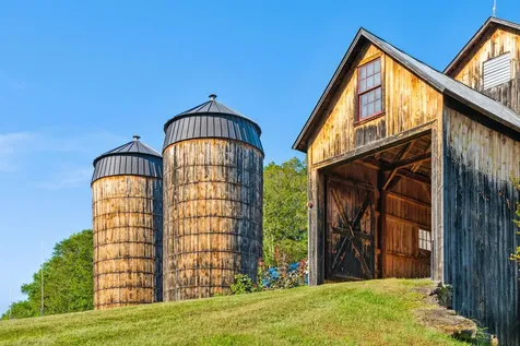 37 Maxham Road Pomfret VT 05067