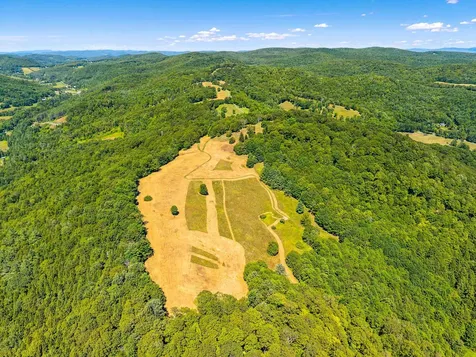 37 Maxham Road Pomfret VT 05067