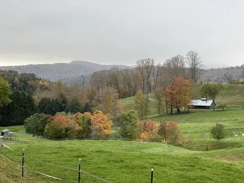 37 Maxham Road Pomfret VT 05067