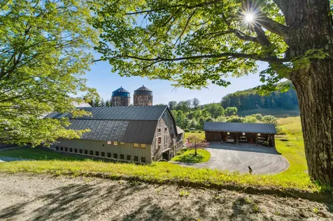 37 Maxham Road Pomfret VT 05067