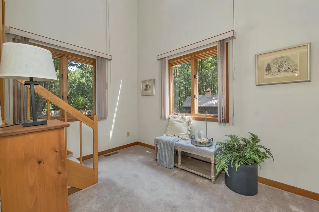 82 Pilgrim Drive Bedford NH 03110