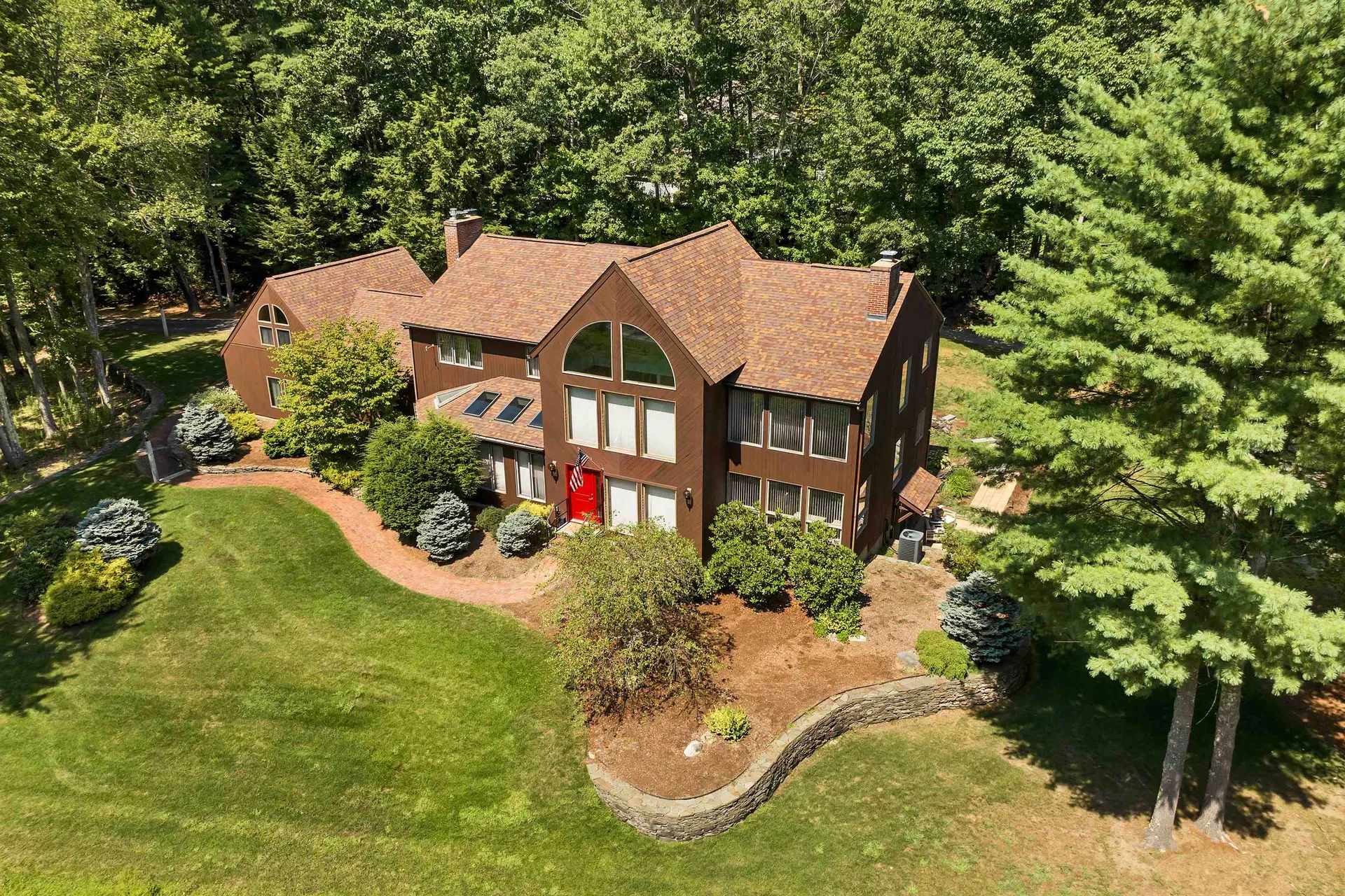 82 Pilgrim Drive Bedford NH 03110