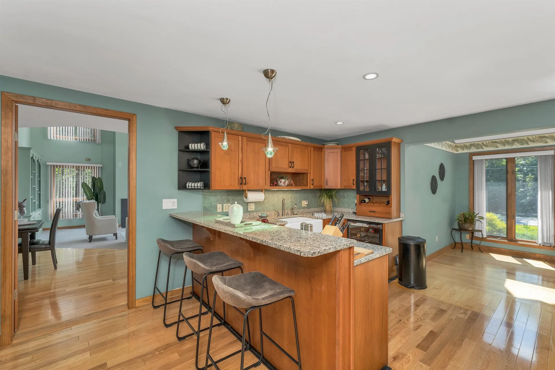 82 Pilgrim Drive Bedford NH 03110