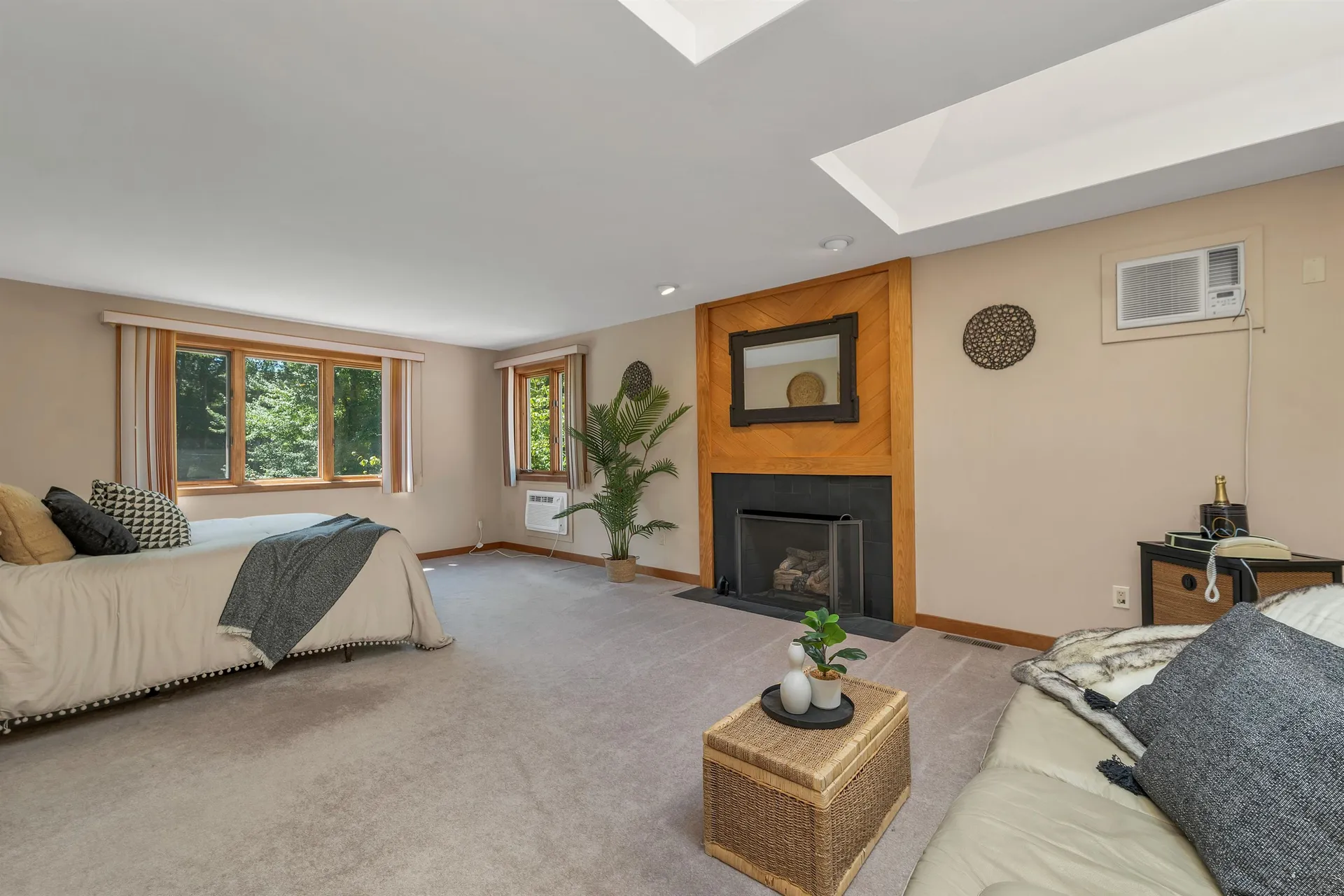 82 Pilgrim Drive Bedford NH 03110