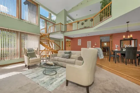 82 Pilgrim Drive Bedford NH 03110