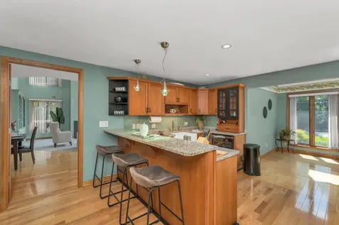 82 Pilgrim Drive Bedford NH 03110