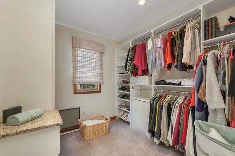 82 Pilgrim Drive Bedford NH 03110