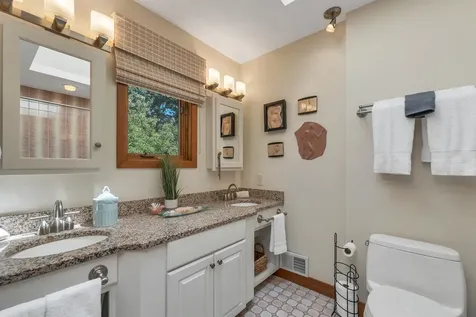 82 Pilgrim Drive Bedford NH 03110