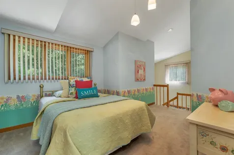 82 Pilgrim Drive Bedford NH 03110