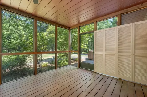 82 Pilgrim Drive Bedford NH 03110