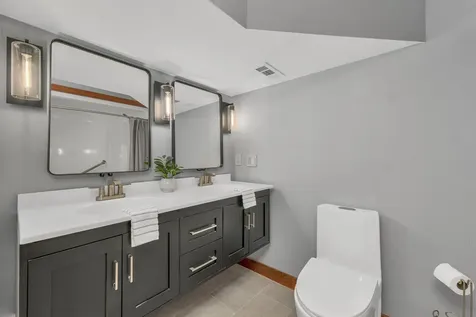 82 Pilgrim Drive Bedford NH 03110