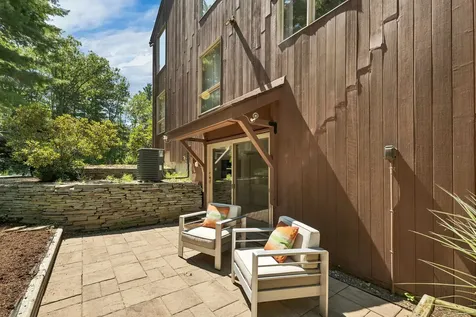 82 Pilgrim Drive Bedford NH 03110