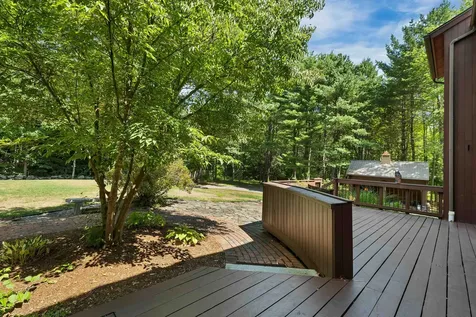 82 Pilgrim Drive Bedford NH 03110