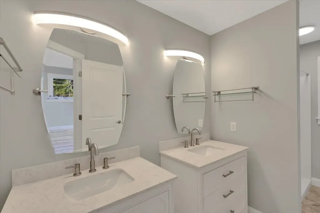 49 Hemlock Circle Jericho VT 05465