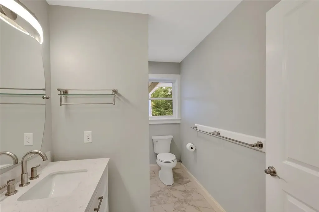 49 Hemlock Circle Jericho VT 05465