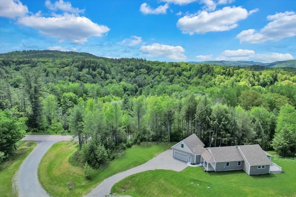 49 Hemlock Circle Jericho VT 05465