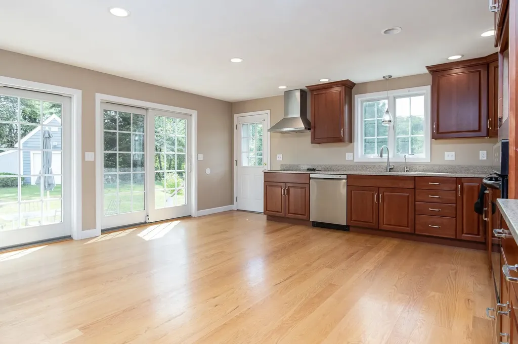 54 Briar Hill Road New Boston NH 03070