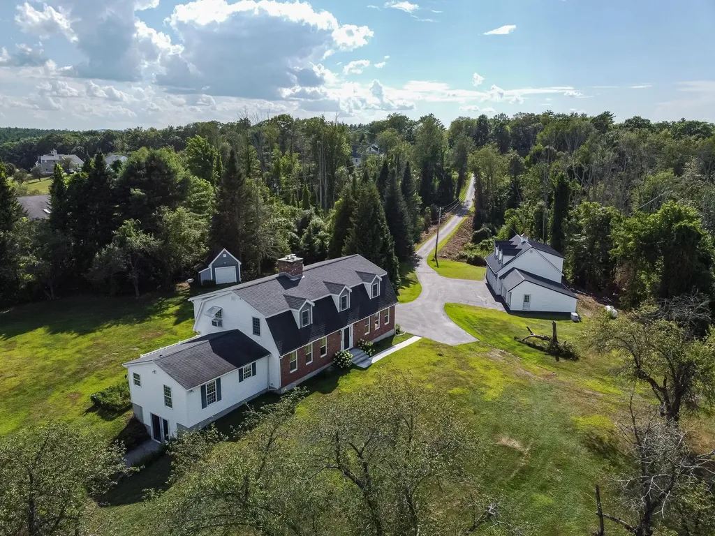 54 Briar Hill Road New Boston NH 03070