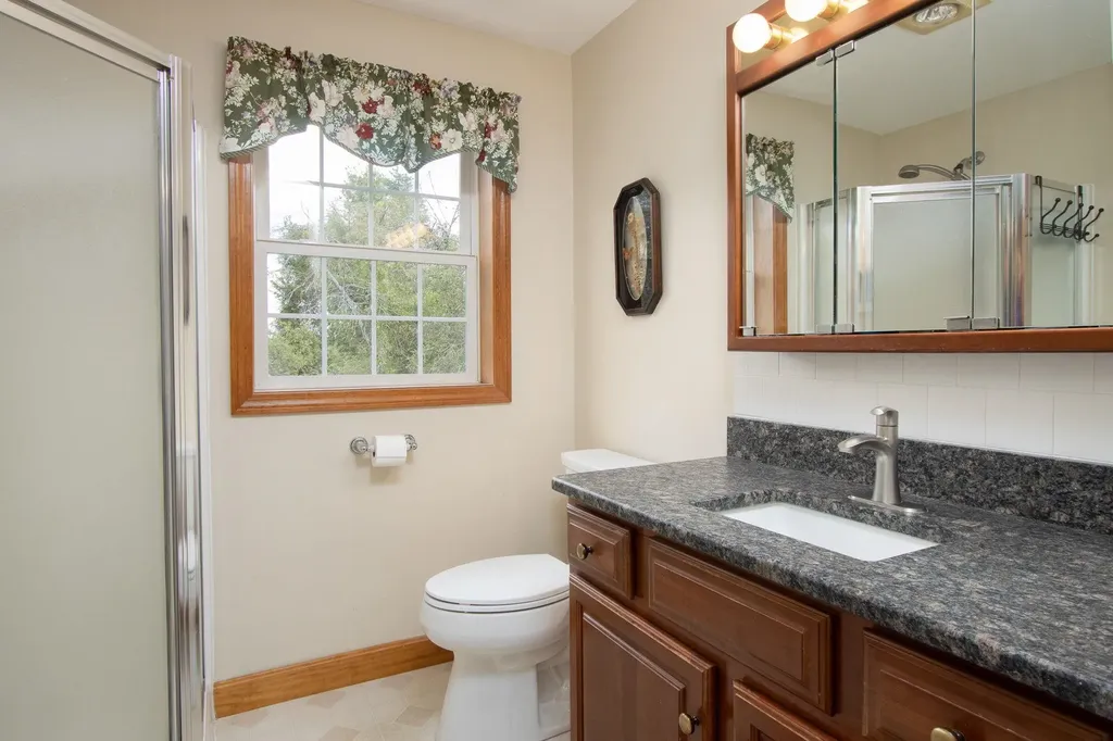 54 Briar Hill Road New Boston NH 03070