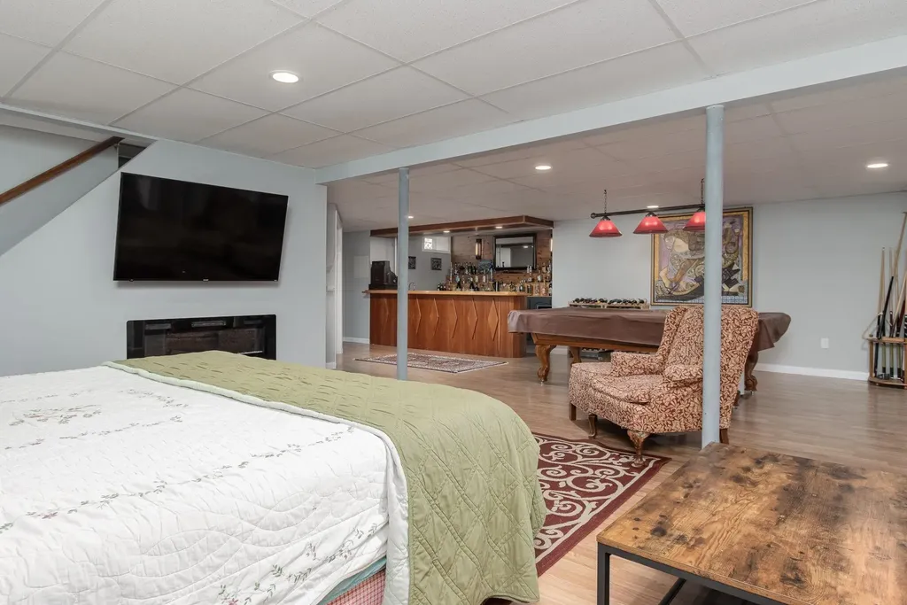 54 Briar Hill Road New Boston NH 03070