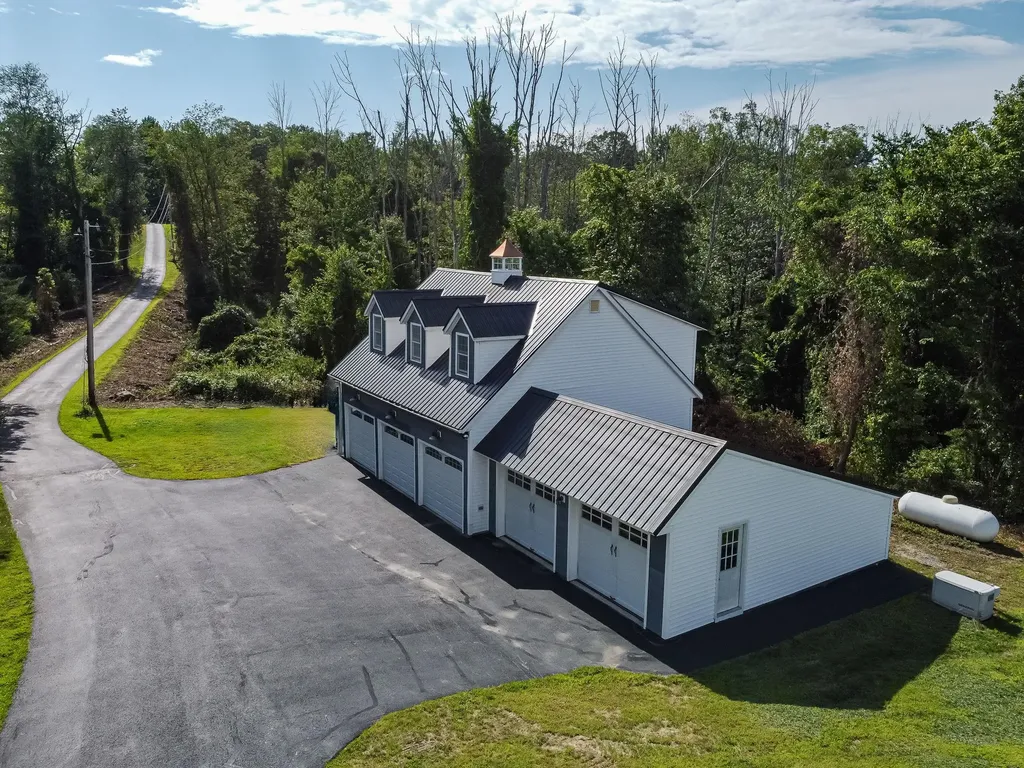 54 Briar Hill Road New Boston NH 03070