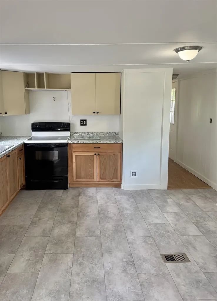 6 Boe Road Holderness NH 03245