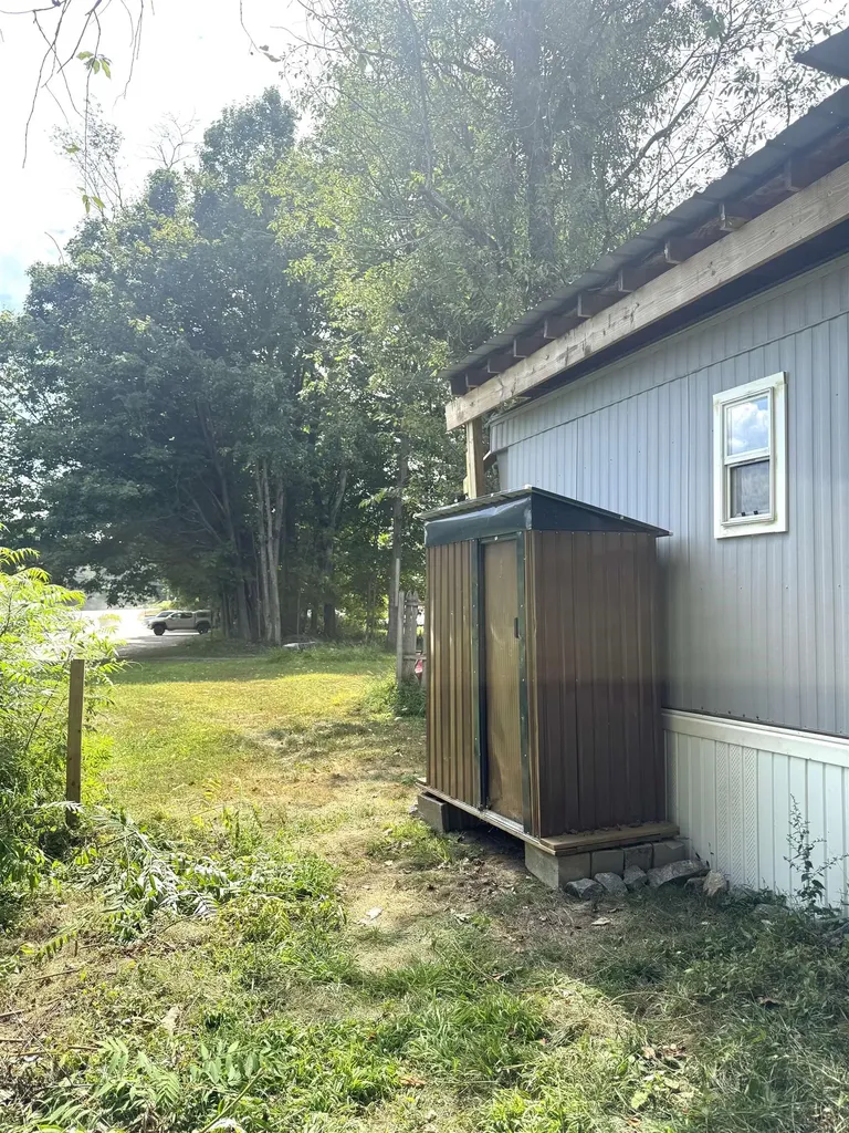 6 Boe Road Holderness NH 03245