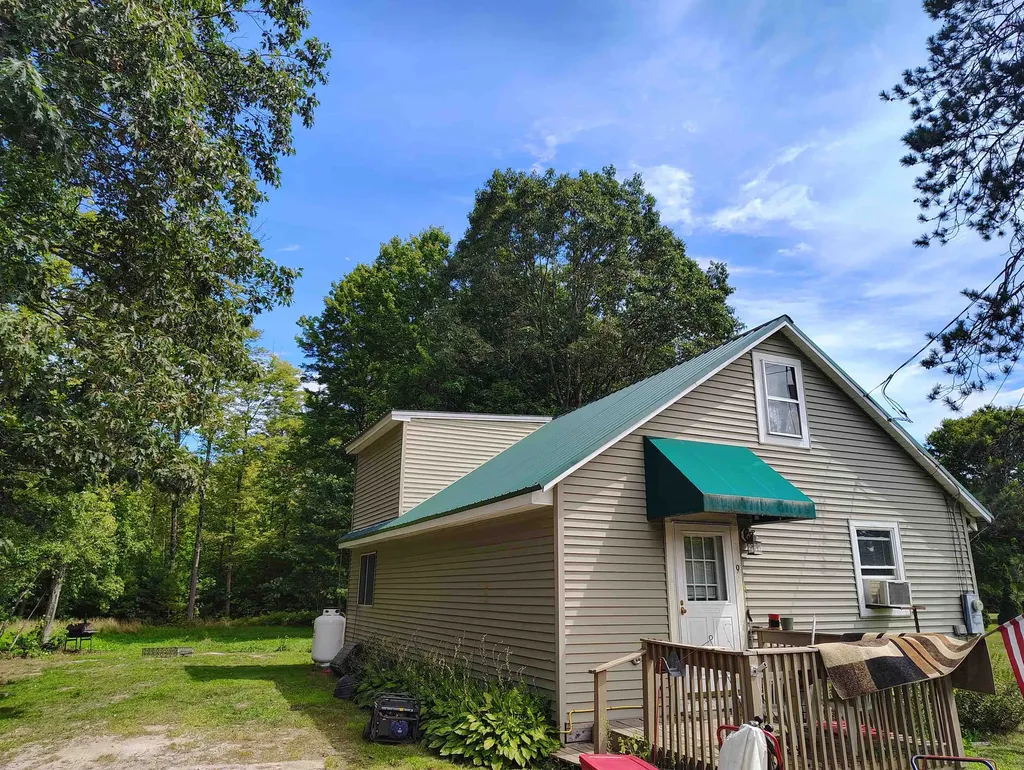 9 Kelly Lane Rumney NH 03223