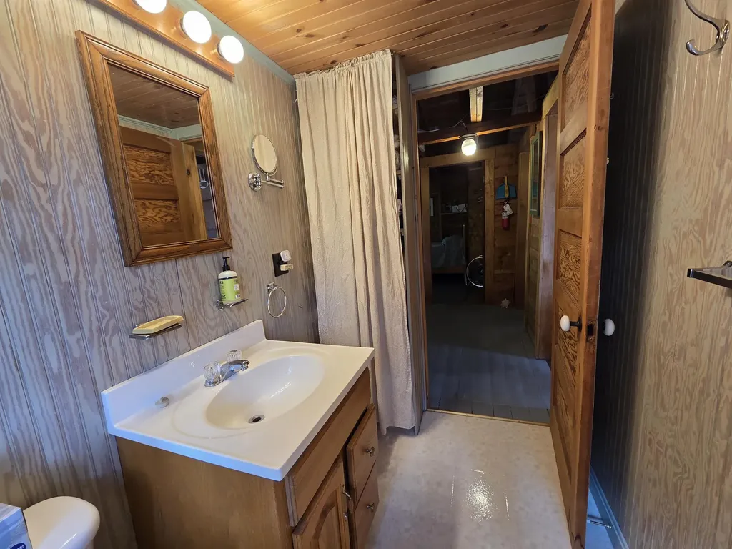 1239 West Shore Road Cabot VT 05647