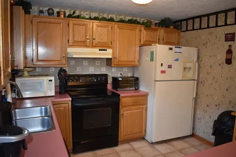 3 Anna Circle Derry NH 03038