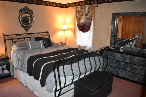 3 Anna Circle Derry NH 03038