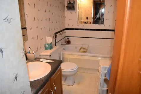 3 Anna Circle Derry NH 03038