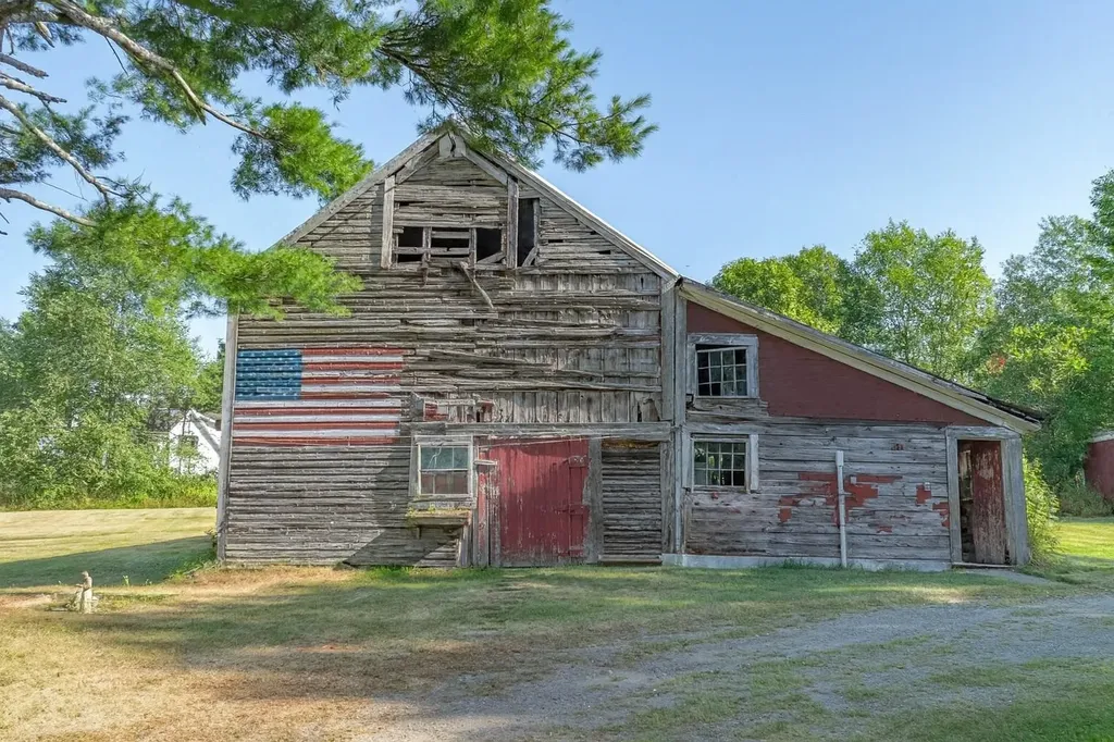 220 Lindsay Road Derby VT 05829