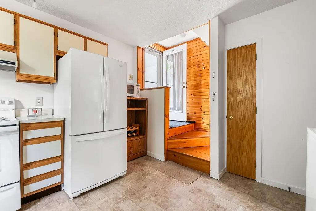 14 Lake Avenue Sunapee NH 03782