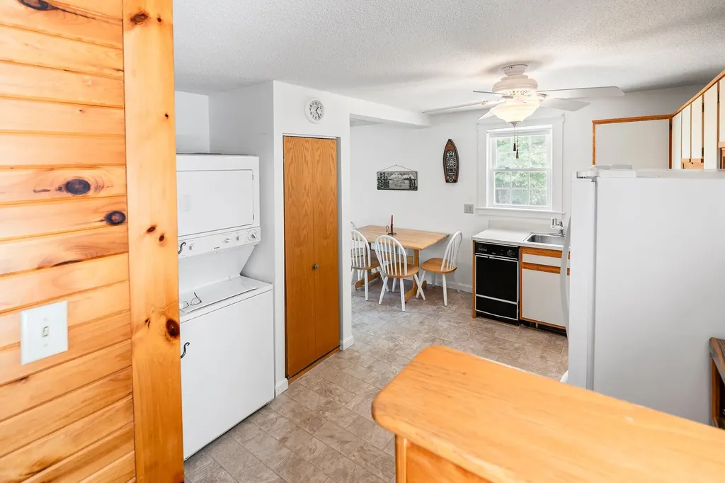 14 Lake Avenue Sunapee NH 03782