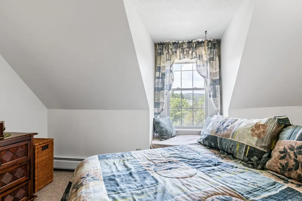 14 Lake Avenue Sunapee NH 03782