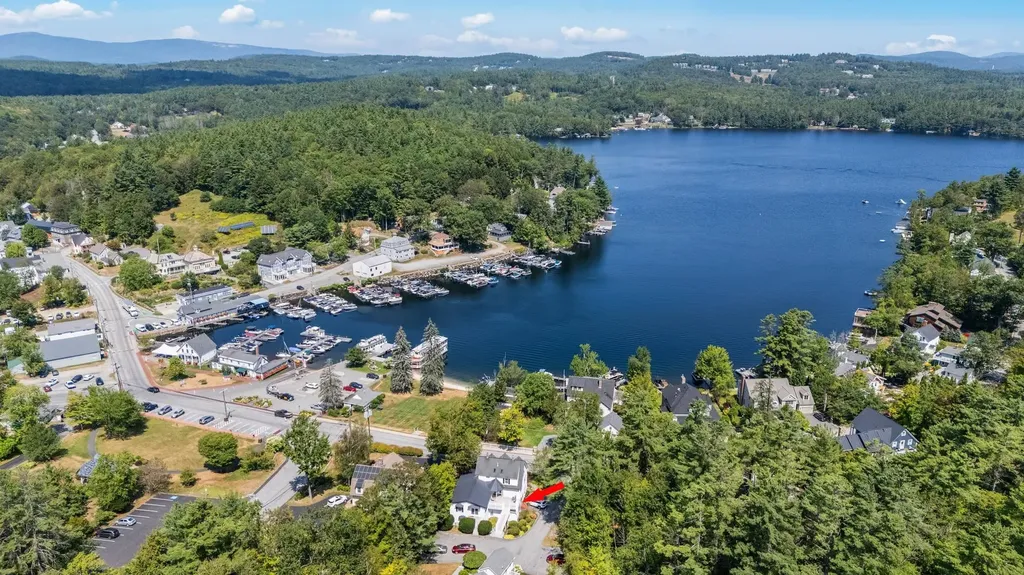 14 Lake Avenue Sunapee NH 03782