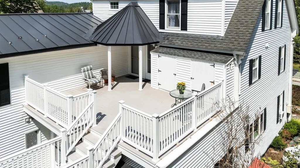 14 Lake Avenue Sunapee NH 03782