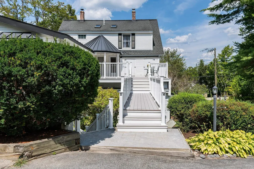 14 Lake Avenue Sunapee NH 03782