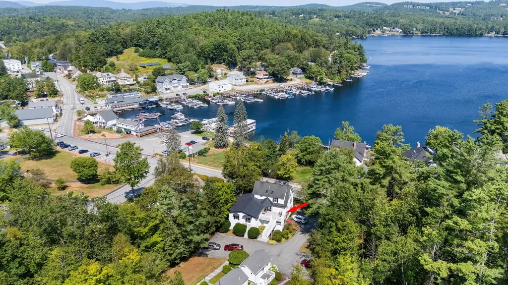 14 Lake Avenue Sunapee NH 03782