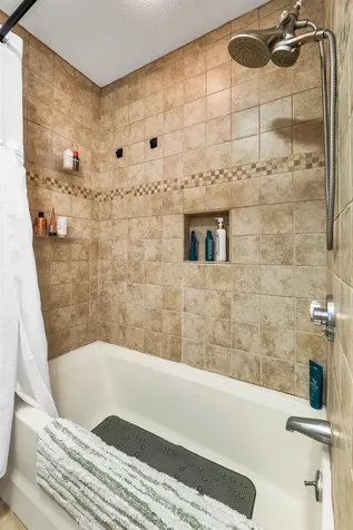 60 Weirs Road Gilford NH 03249