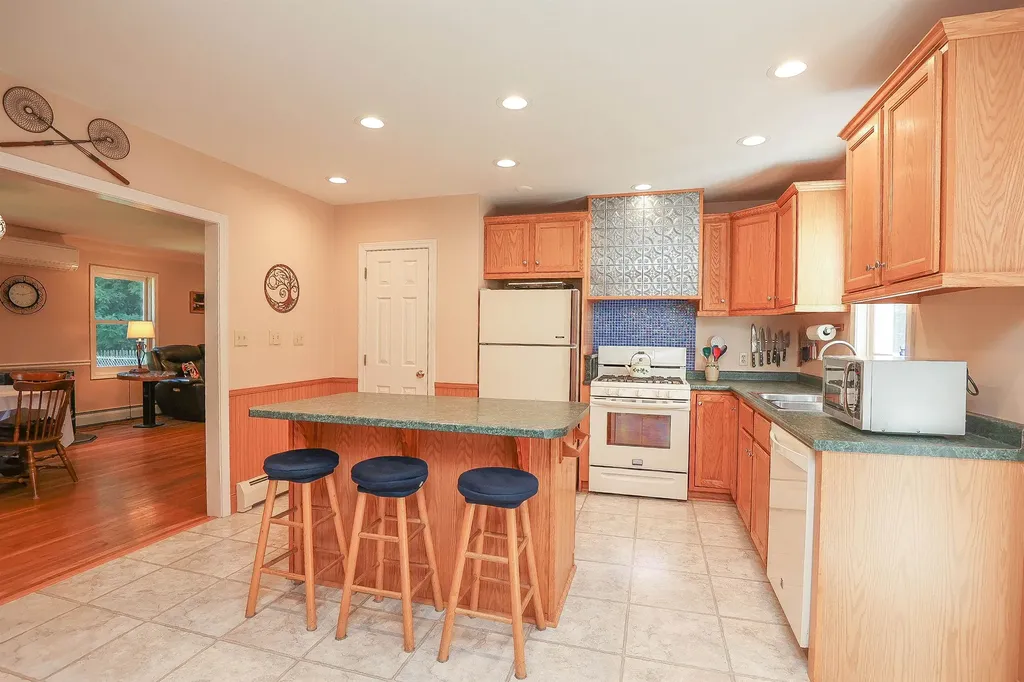42 Mason Drive New Boston NH 03070