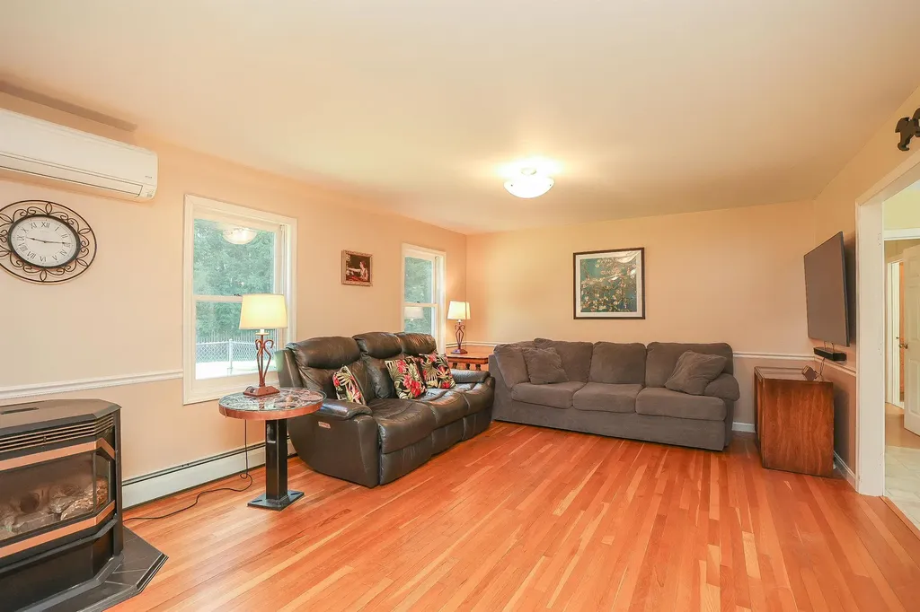 42 Mason Drive New Boston NH 03070