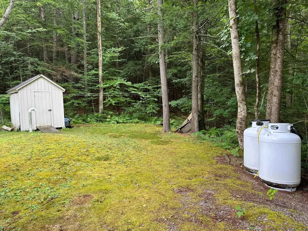 11 Hillside Street Hillsborough NH 03244