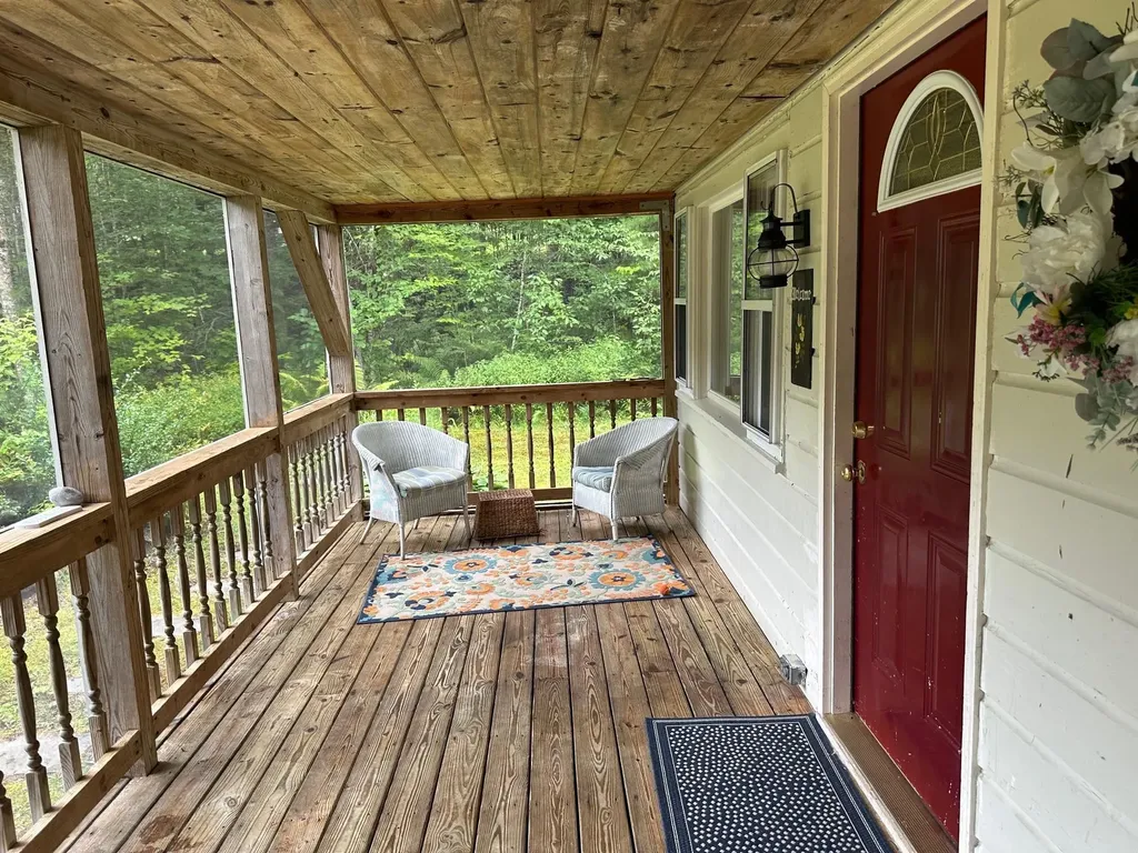 11 Hillside Street Hillsborough NH 03244